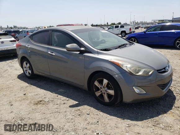 2013 Hyundai Elantra GLS z VIN 5NPDH4AE5DH352415, wystawiony jako Copart lot #59720075 z przebiegiem Nie podano mil oraz Szkoda całkowita • Salvage title. Historia ofert i sprzedaży dostępna na DreamBid. Obrazek 4.
