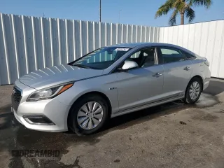 2016 Hyundai Sonata Hybrid SE with VIN KMHE24L10GA038677, listed as a Copart auction lot 51823625 with 62,130 mi miles and Clean Title. Bid and sale history available at carsss.com. Image 1.