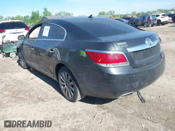 2013 Buick LaCrosse Leather z VIN 1G4GC5E31DF323770, wystawiony jako IAAI lot #42247069 z przebiegiem Nie podano mil oraz . Historia ofert i sprzedaży dostępna na DreamBid. Obrazek 3.