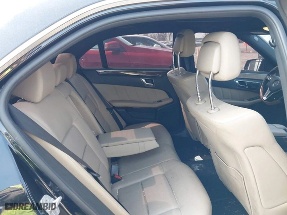 2013 Mercedes-Benz E-Class E 350 Luxury with VIN WDDHF8JB3DA758470, listed as a IAAI auction lot 41879606 with 181,729 mi miles. Bid and sale history available at carsss.com. Image 8.