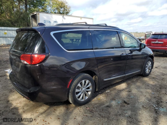 2017 Chrysler Pacifica Touring-L with VIN 2C4RC1BG9HR720025, listed as a Copart auction lot 89180625 with 125,273 mi miles and Salvage Title. Bid and sale history available at carsss.com. Image 3.