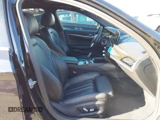 2019 BMW 5 Series 530e iPerformance with VIN WBAJA9C53KB388861, listed as a IAAI auction lot 41621712 with 68,128 mi miles. Bid and sale history available at carsss.com. Image 5.