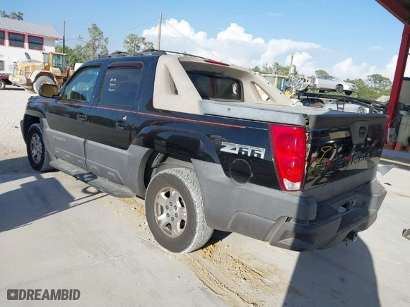 2003 Chevrolet Avalanche with VIN 3GNEC13T63G170282, listed as a IAAI auction lot 41586653 with 194,448 mi miles. Bid and sale history available at carsss.com. Image 3.