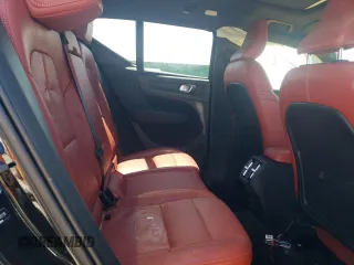 2019 Volvo XC40 Momentum z VIN YV4162UK6K2130783, wystawiony jako Copart lot #53121725 z przebiegiem 92 837 mil mil oraz Szkody całkowita. Historia ofert i sprzedaży dostępna na DreamBid. Obrazek 11.