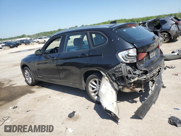 2015 BMW X1 xDrive28i z VIN WBAVL1C59FVY32553, wystawiony jako Copart lot #56513435 z przebiegiem 131 831 mil mil oraz Szkoda całkowita • Salvage title. Historia ofert i sprzedaży dostępna na DreamBid. Obrazek 2.