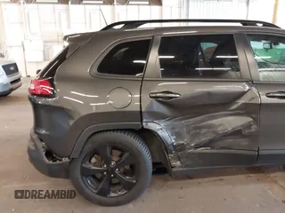 2018 Jeep Cherokee Latitude с VIN 1C4PJMCX8JD526558, выставлен на аукционе IAAI как лот 42396415 с пробегом 81 049 миль миль и . История ставок и продаж доступна на DreamBid. Изображение 6.