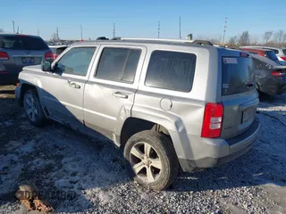2016 Jeep Patriot Latitude with VIN 1C4NJRFB2GD647292, listed as a IAAI auction lot 41423443 with 88,905 mi miles and . Bid and sale history available at carsss.com. Image 2.