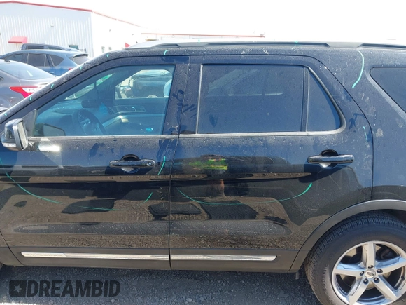 2017 Ford Explorer XLT z VIN 1FM5K8D89HGC22470, wystawiony jako IAAI lot #41771532 z przebiegiem 153 579 mil mil oraz . Historia ofert i sprzedaży dostępna na DreamBid. Obrazek 14.