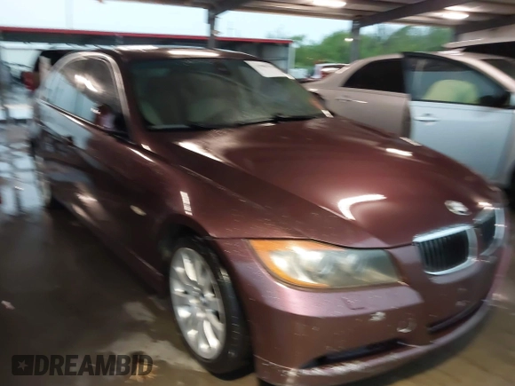 2006 BMW 3 Series 330xi with VIN WBAVD33526KV59403, listed as a IAAI auction lot 41908734 with 136,349 mi miles. Bid and sale history available at carsss.com. Image 1.