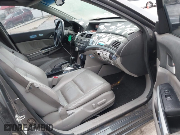2010 Honda Accord EX-L z VIN 1HGCP3F83AA015323, wystawiony jako IAAI lot #42232579 z przebiegiem 182 695 mil mil oraz . Historia ofert i sprzedaży dostępna na DreamBid. Obrazek 5.