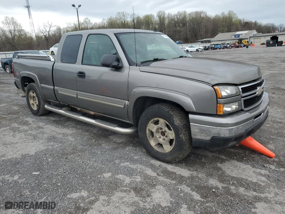 2006 Chevrolet Silverado 1500 LT1 with VIN 1GCEK19B06E249775, listed as a Copart auction lot 51620035 with 173,979 mi miles and Clean Title. Bid and sale history available at carsss.com. Image 4.
