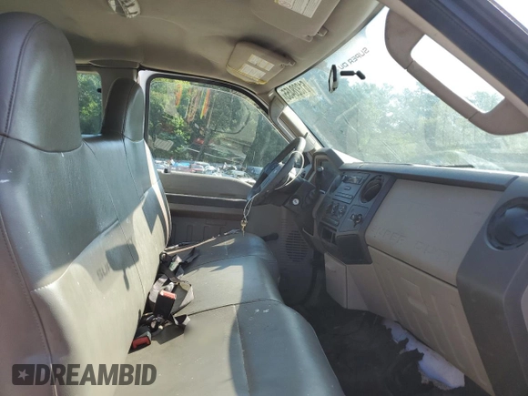2008 Ford F-250 XL with VIN 1FDSX20558ED20386, listed as a Copart auction lot 61328455 with 111,449 mi miles and Salvage title. Bid and sale history available at DreamBid. Image 7.