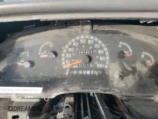 2000 Ford Econoline Passenger XL with VIN 1FBSS31L5YHA09064, listed as a Copart auction lot 84828844 with 257,973 mi miles and Salvage Title. Bid and sale history available at DreamBid. Image 9.