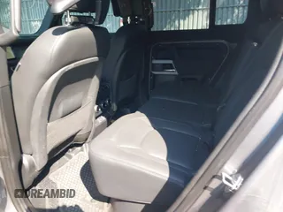 2023 Land Rover Defender S z VIN SALEJ7EXXP2205706, wystawiony jako IAAI lot #42605757 z przebiegiem 7 538 mil mil oraz . Historia ofert i sprzedaży dostępna na DreamBid. Obrazek 8.