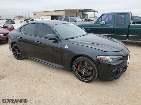 2018 Alfa Romeo Giulia Quadrifoglio with VIN ZARFAEAV7J7584118, listed as a Copart auction lot 87271414 with 97,844 mi miles and Salvage Title. Bid and sale history available at carsss.com. Image 4.