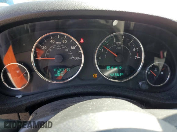 2018 Jeep Wrangler Unlimited Sahara z VIN 1C4BJWEG9JL835996, wystawiony jako Copart lot #51099005 z przebiegiem 42 962 mil mil oraz Szkoda całkowita • Salvage title. Historia ofert i sprzedaży dostępna na DreamBid. Obrazek 9.