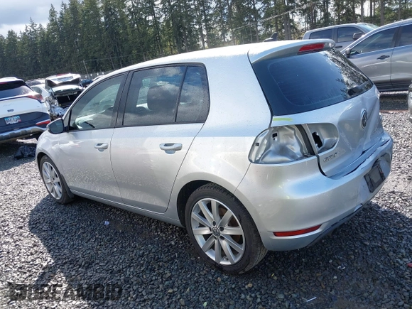 2013 Volkswagen Golf TDI z VIN WVWDM7AJ5DW083014, wystawiony jako IAAI lot #41923434 z przebiegiem 180 288 mil mil oraz . Historia ofert i sprzedaży dostępna na DreamBid. Obrazek 3.