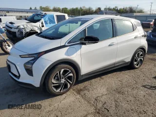 2023 Chevrolet Bolt EV 2LT z VIN 1G1FX6S06P4151359, wystawiony jako Copart lot #54558885 z przebiegiem 27 461 mil mil oraz Szkody całkowita. Historia ofert i sprzedaży dostępna na DreamBid. Obrazek 1.