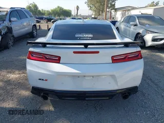 2018 Chevrolet Camaro ZL1 with VIN 1G1FK1R69J0105146, listed as a IAAI auction lot 40570089 with 34,804 mi miles and . Bid and sale history available at DreamBid. Image 16.