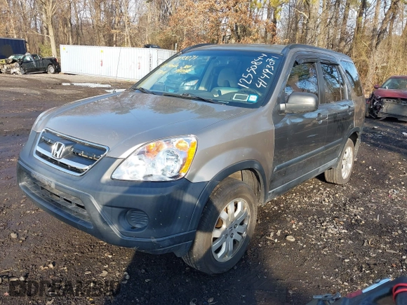 2005 Honda CR-V EX with VIN SHSRD78895U328047, listed as a IAAI auction lot 41493071 with 234,589 mi miles. Bid and sale history available at carsss.com. Image 6.
