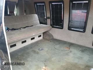 1984 Ford Econoline Cargo с VIN 1FTDE14F3EHB57196, выставлен на аукционе Copart как лот 58563575 с пробегом 18 231 миль миль и Списание • Salvage title. История ставок и продаж доступна на DreamBid. Изображение 11.