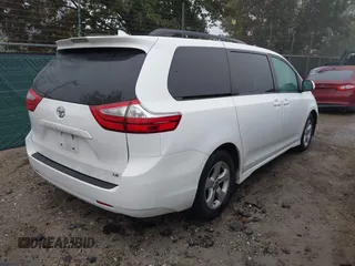 2018 Toyota Sienna LE Auto Access Seat with VIN 5TDKZ3DC6JS928592, listed as a IAAI auction lot 41421831 with 112,390 mi miles. Bid and sale history available at carsss.com. Image 4.