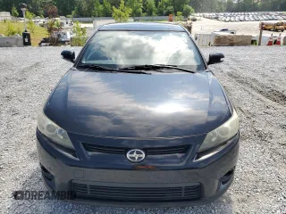 2012 Scion tC z VIN JTKJF5C72C3044845, wystawiony jako Copart lot #57863765 z przebiegiem 220 967 mil mil oraz Szkoda całkowita • Salvage title. Historia ofert i sprzedaży dostępna na DreamBid. Obrazek 5.