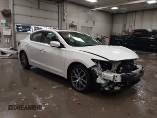 2020 Acura ILX w/Premium Pkg with VIN 19UDE2F77LA010298, listed as a IAAI auction lot 41581570 with 84,111 mi miles. Bid and sale history available at carsss.com. Image 1.