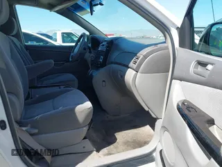 2005 Toyota Sienna CE with VIN 5TDZA23C95S364802, listed as a IAAI auction lot 42164931 with 201,737 mi miles and . Bid and sale history available at DreamBid. Image 5.