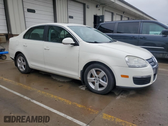 2008 Volkswagen Jetta SE с VIN 3VWRZ71K68M102415, выставлен на аукционе Copart как лот 58691905 с пробегом 151 021 миль миль и Списание • Salvage title. История ставок и продаж доступна на DreamBid. Изображение 4.