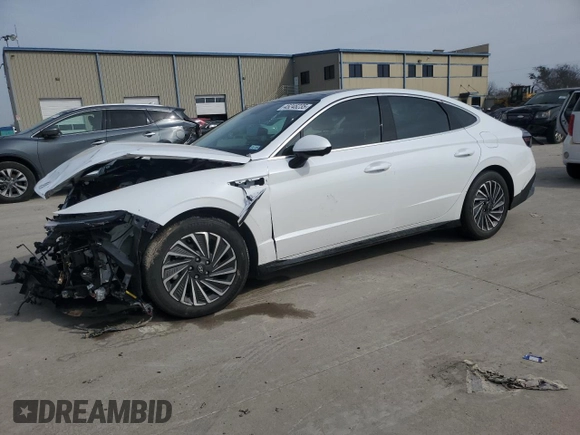 2024 Hyundai Sonata Hybrid Limited with VIN KMHL54JJ1RA101709, listed as a Copart auction lot 45246235 with 6,043 mi miles and Salvage Title. Bid and sale history available at carsss.com. Image 1.
