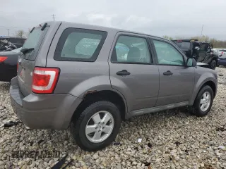2009 Ford Escape XLS z VIN 1FMCU02799KC31553, wystawiony jako Copart lot #55219775 z przebiegiem 109 154 mil mil oraz Szkoda całkowita • Salvage title. Historia ofert i sprzedaży dostępna na DreamBid. Obrazek 3.
