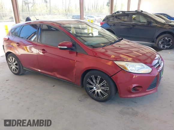 2014 Ford Focus SE with VIN 1FADP3K20EL325286, listed as a IAAI auction lot 42076013 with 119,271 mi miles. Bid and sale history available at carsss.com. Image 1.