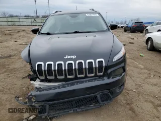 2018 Jeep Cherokee Latitude Plus with VIN 1C4PJLLB3JD557649, listed as a Copart auction lot 51067045 with 133,511 mi miles and Clean Title. Bid and sale history available at DreamBid. Image 5.