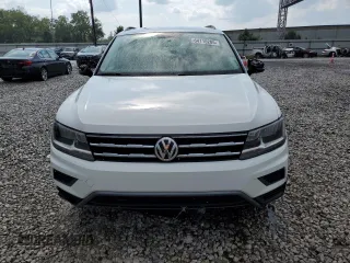 2020 Volkswagen Tiguan S with VIN 3VV0B7AX5LM131944, listed as a Copart auction lot 64115205 with 105,195 mi miles and Clean title. Bid and sale history available at DreamBid. Image 5.