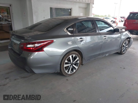 2017 Nissan Altima SL z VIN 1N4AL3AP7HC492566, wystawiony jako IAAI lot #42193702 z przebiegiem 165 566 mil mil oraz . Historia ofert i sprzedaży dostępna na DreamBid. Obrazek 4.