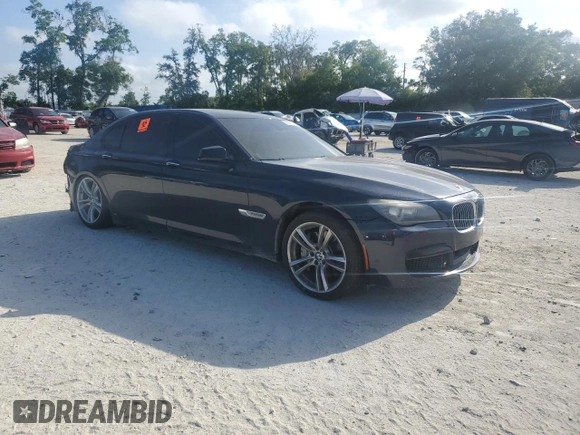 2011 BMW 7 Series 750Li z VIN WBAKB8C52BCY65687, wystawiony jako Copart lot #52441335 z przebiegiem Nie podano mil oraz Nie do naprawy • Non repairable. Historia ofert i sprzedaży dostępna na DreamBid. Obrazek 4.