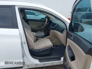 2017 Hyundai Tucson Sport z VIN KM8J33A24HU373555, wystawiony jako IAAI lot #42128819 z przebiegiem 114 084 mil mil oraz . Historia ofert i sprzedaży dostępna na DreamBid. Obrazek 5.