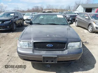 2007 Ford Police Interceptor z VIN 2FAFP71W97X155407, wystawiony jako IAAI lot #41881583 z przebiegiem Nie podano mil oraz . Historia ofert i sprzedaży dostępna na DreamBid. Obrazek 12.