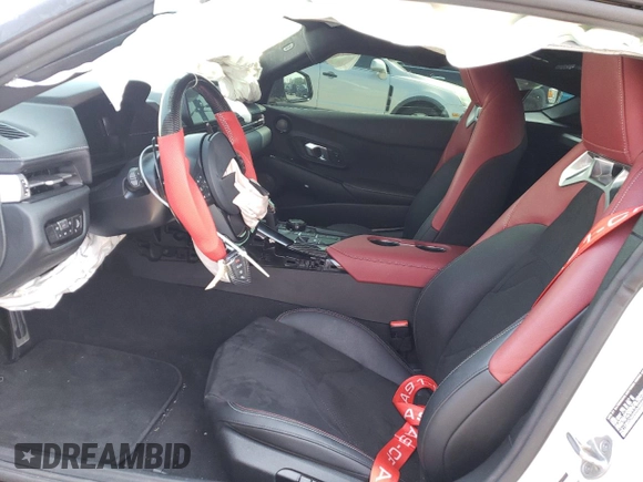 2022 Toyota Supra 3.0 z VIN WZ1DB0C0XNW049560, wystawiony jako Copart lot #56988123 z przebiegiem Nie podano mil oraz . Historia ofert i sprzedaży dostępna na DreamBid. Obrazek 7.