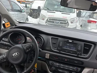 2018 Kia Sedona L with VIN KNDMA5C12J6403394, listed as a Copart auction lot 47021955 with 185,060 mi miles and Clean Title. Bid and sale history available at carsss.com. Image 9.