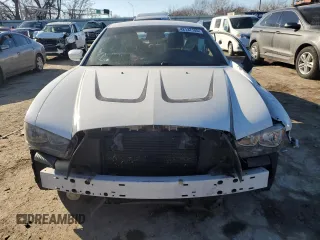 2013 Dodge Charger SE with VIN 2C3CDXBG8DH719460, listed as a Copart auction lot 42137105 with Not Provided miles and Salvage Title. Bid and sale history available at DreamBid. Image 5.