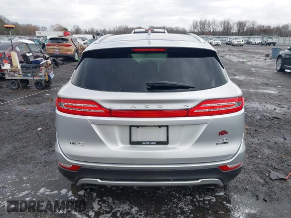 2015 Lincoln MKC z VIN 5LMCJ1A95FUJ20349, wystawiony jako IAAI lot #41695129 z przebiegiem 140 878 mil mil oraz . Historia ofert i sprzedaży dostępna na DreamBid. Obrazek 16.