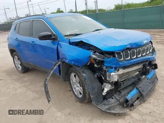 2022 Jeep Compass Latitude with VIN 3C4NJDBB3NT231817, listed as a IAAI auction lot 42070320 with 44,804 mi miles and . Bid and sale history available at DreamBid. Image 1.