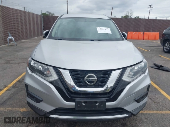2018 Nissan Rogue S with VIN KNMAT2MT2JP605822, listed as a IAAI auction lot 42061477 with 114,808 mi miles. Bid and sale history available at carsss.com. Image 12.