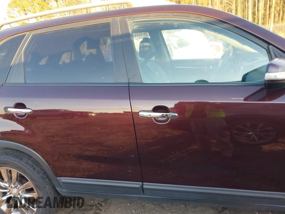2011 Kia Sorento EX with VIN 5XYKUDA25BG033707, listed as a IAAI auction lot 41406401 with 166,753 mi miles. Bid and sale history available at carsss.com. Image 13.