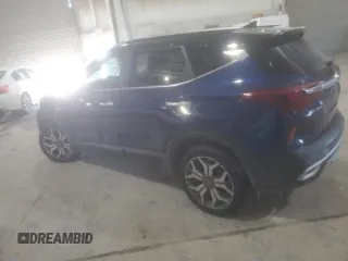 2021 Kia Seltos SX with VIN KNDETCA24M7207406, listed as a Copart auction lot 45762665 with 70,955 mi miles and Salvage Title. Bid and sale history available at carsss.com. Image 2.