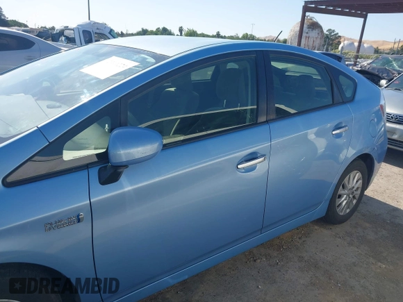 2014 Toyota Prius z VIN JTDKN3DP4E3060596, wystawiony jako IAAI lot #42344224 z przebiegiem 95 043 mil mil oraz . Historia ofert i sprzedaży dostępna na DreamBid. Obrazek 14.