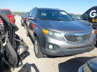 2011 Kia Sorento LX with VIN 5XYKT4A13BG159218, listed as a IAAI auction lot 42049629 with 155,675 mi miles. Bid and sale history available at carsss.com. Image 1.