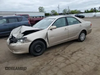 2005 Toyota Camry STD z VIN 4T1BE32K75U522999, wystawiony jako Copart lot #59615405 z przebiegiem Nie podano mil oraz Nie do naprawy • Non repairable. Historia ofert i sprzedaży dostępna na DreamBid. Obrazek 1.